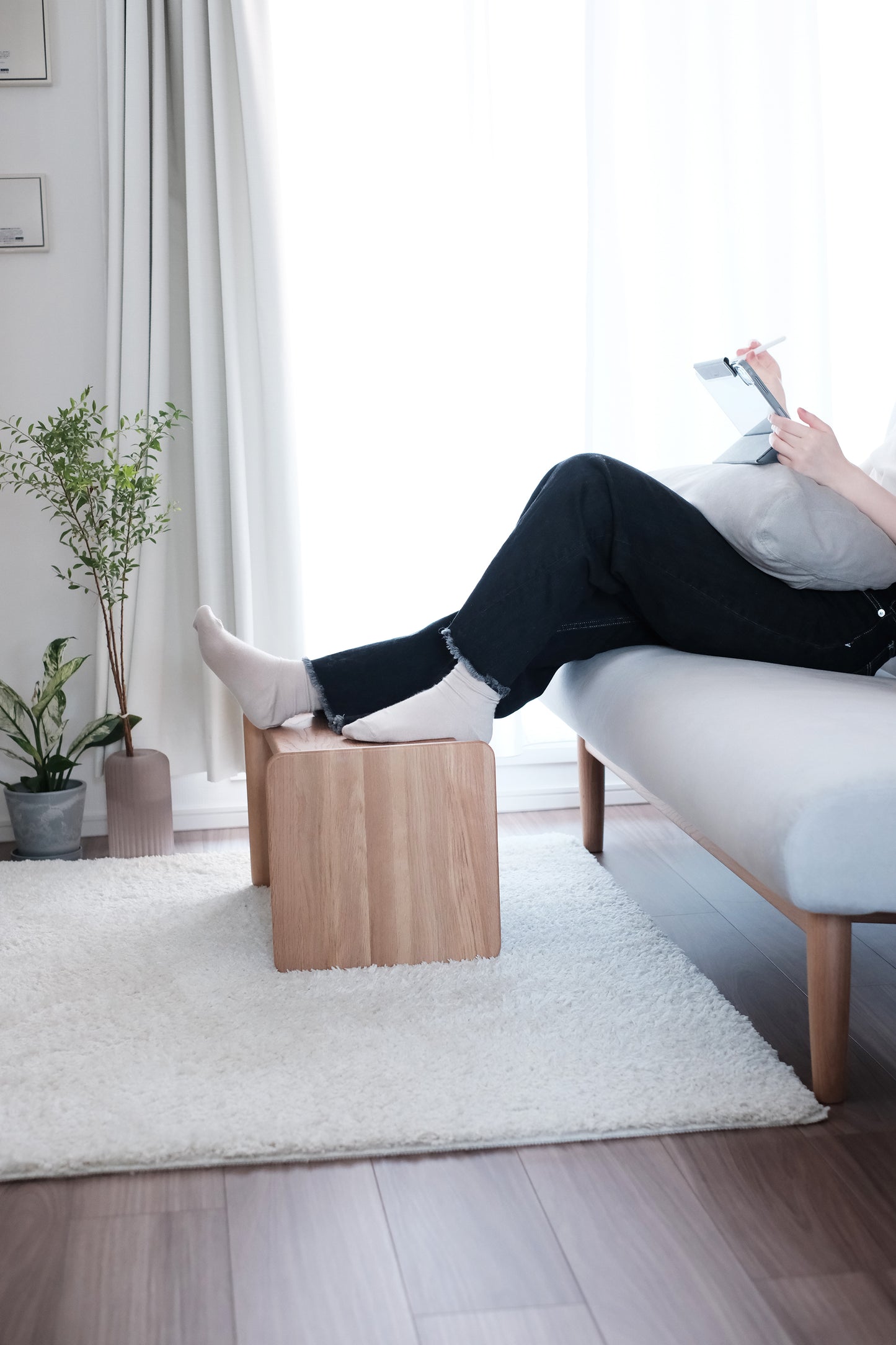 DOTO SIDE TABLE - NARA OAK