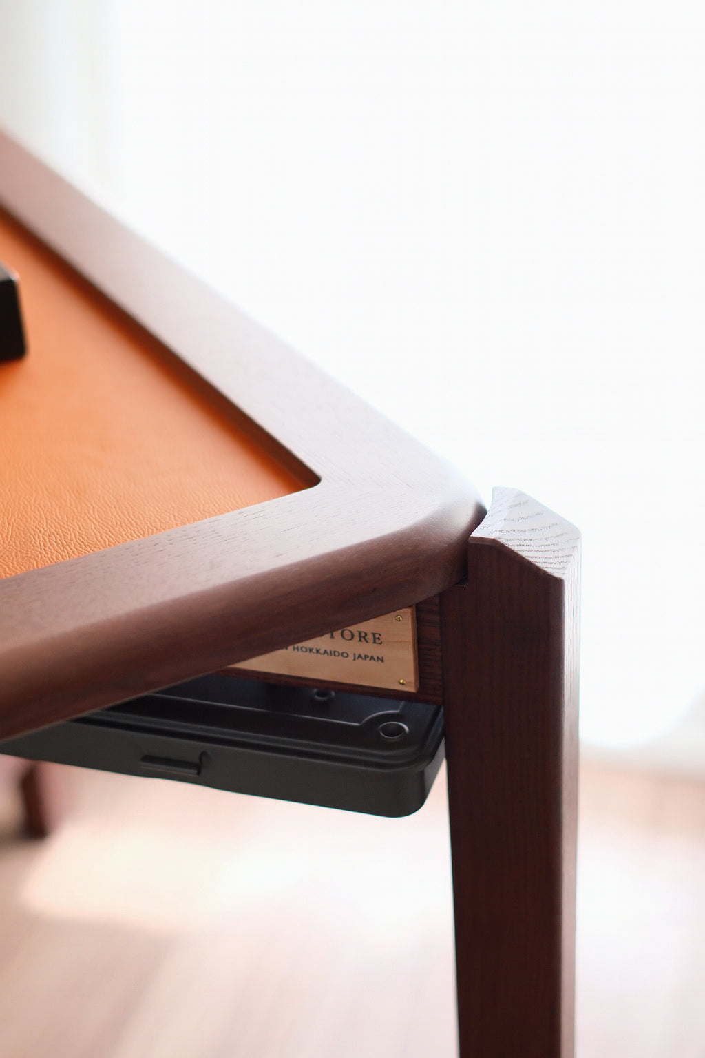 MJ88 Foldable Mahjong Dining Table – Luxury Orange with Stained Walnut Color