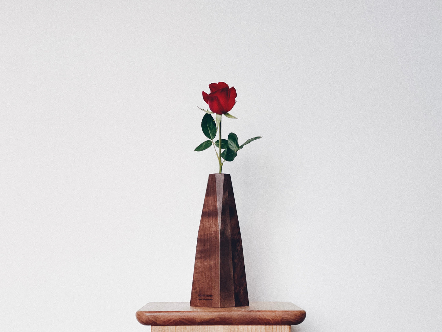 JDF214 VASE – WALNUT|一輪挿し花瓶|日本北海道實木