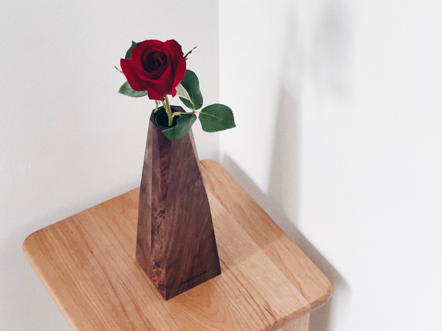 JDF214 VASE – WALNUT|一輪挿し花瓶|日本北海道實木