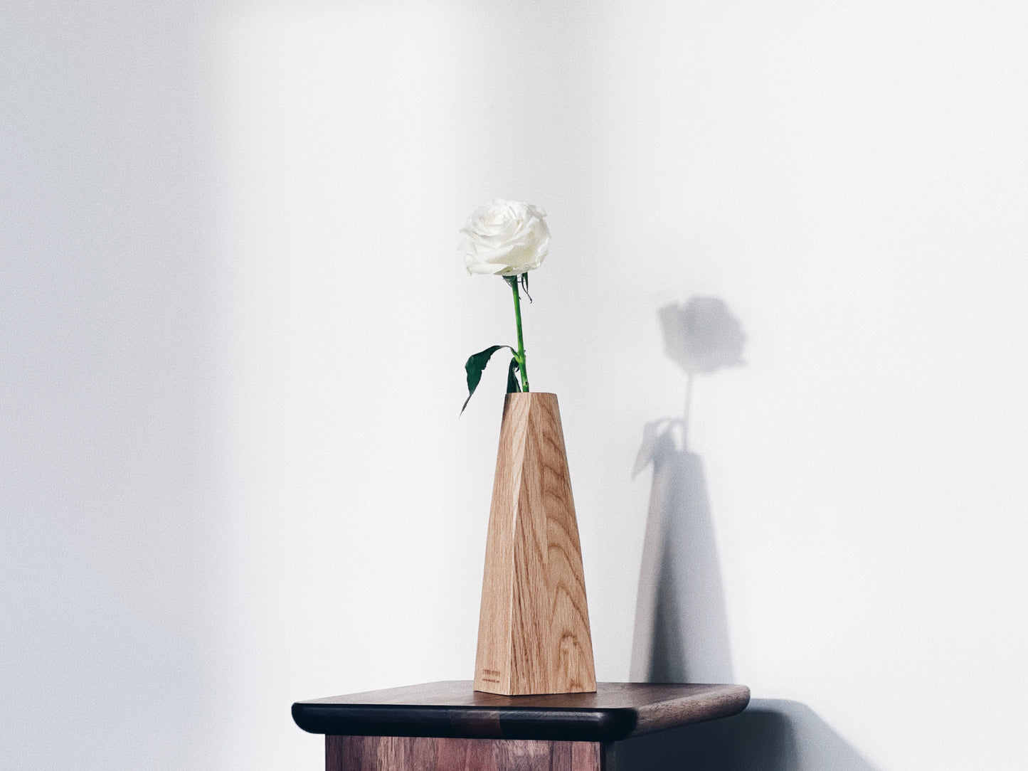 JDF214 VASE – NARA OAK|一輪挿し花瓶|日本北海道實木