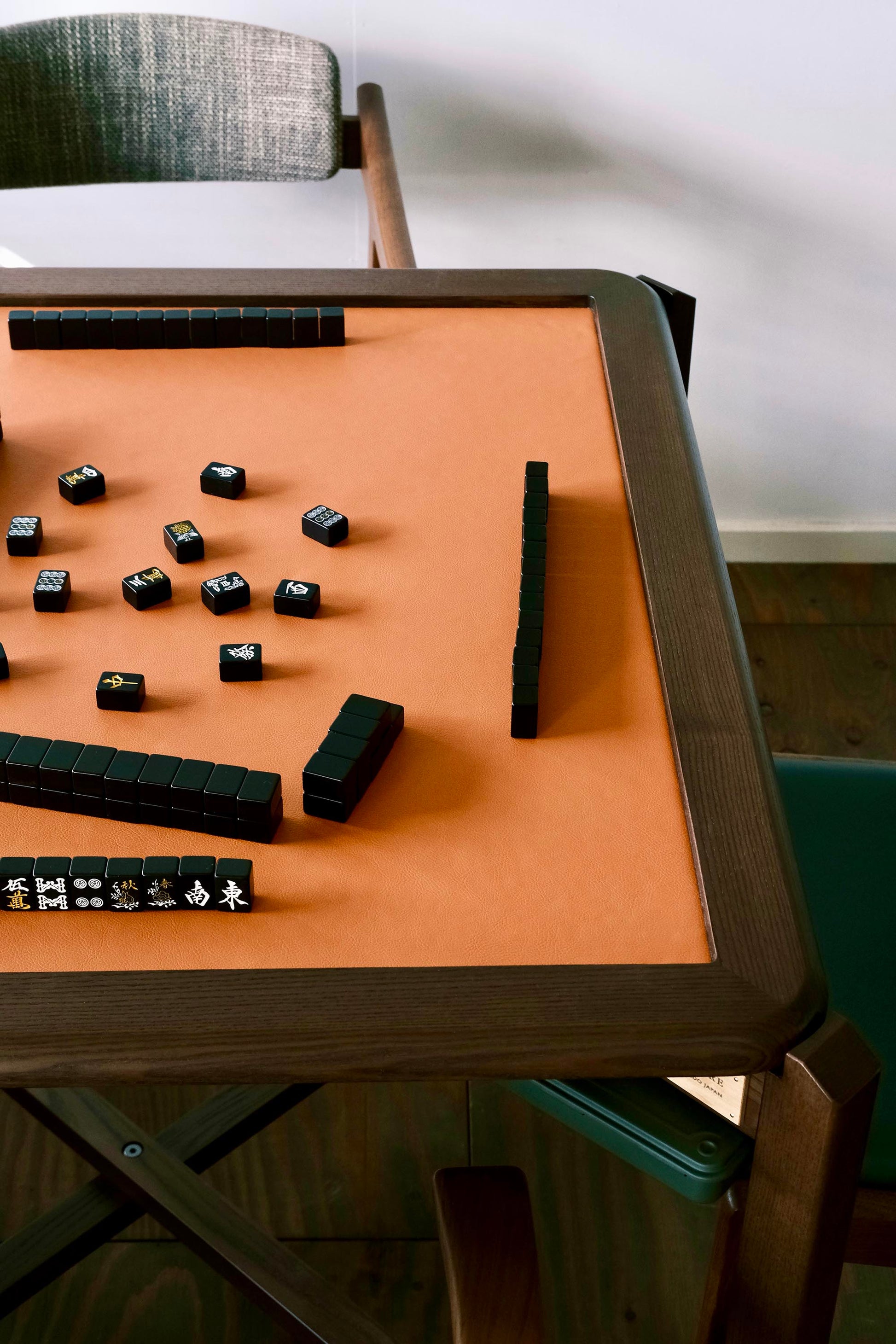 MJ88 Foldable Mahjong Dining Table – Luxury Orange with Stained Walnut Color