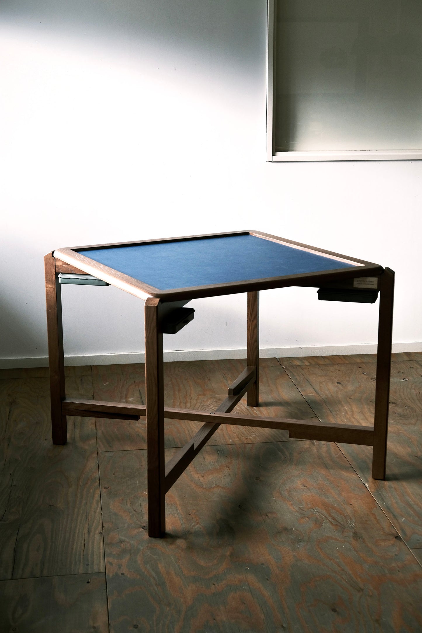 MJ88 Foldable Mahjong Dining Table – Royal Navy Blue with Stained Walnut Color